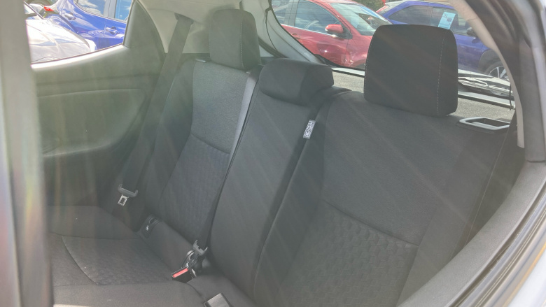 Toyota Yaris 1.5 Hybrid Design 5dr CVT Hybrid Hatchback